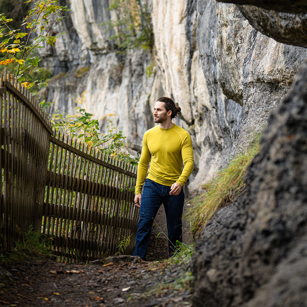 Isobaa | Mens 160 Merino Active Long Sleeve Crew (Lime) | Elevate your active wardrobe with our Men's 160 Merino Active Long Sleeve Crew, expertly crafted from 160g 18.5 micron superfine merino wool | Model: Ed