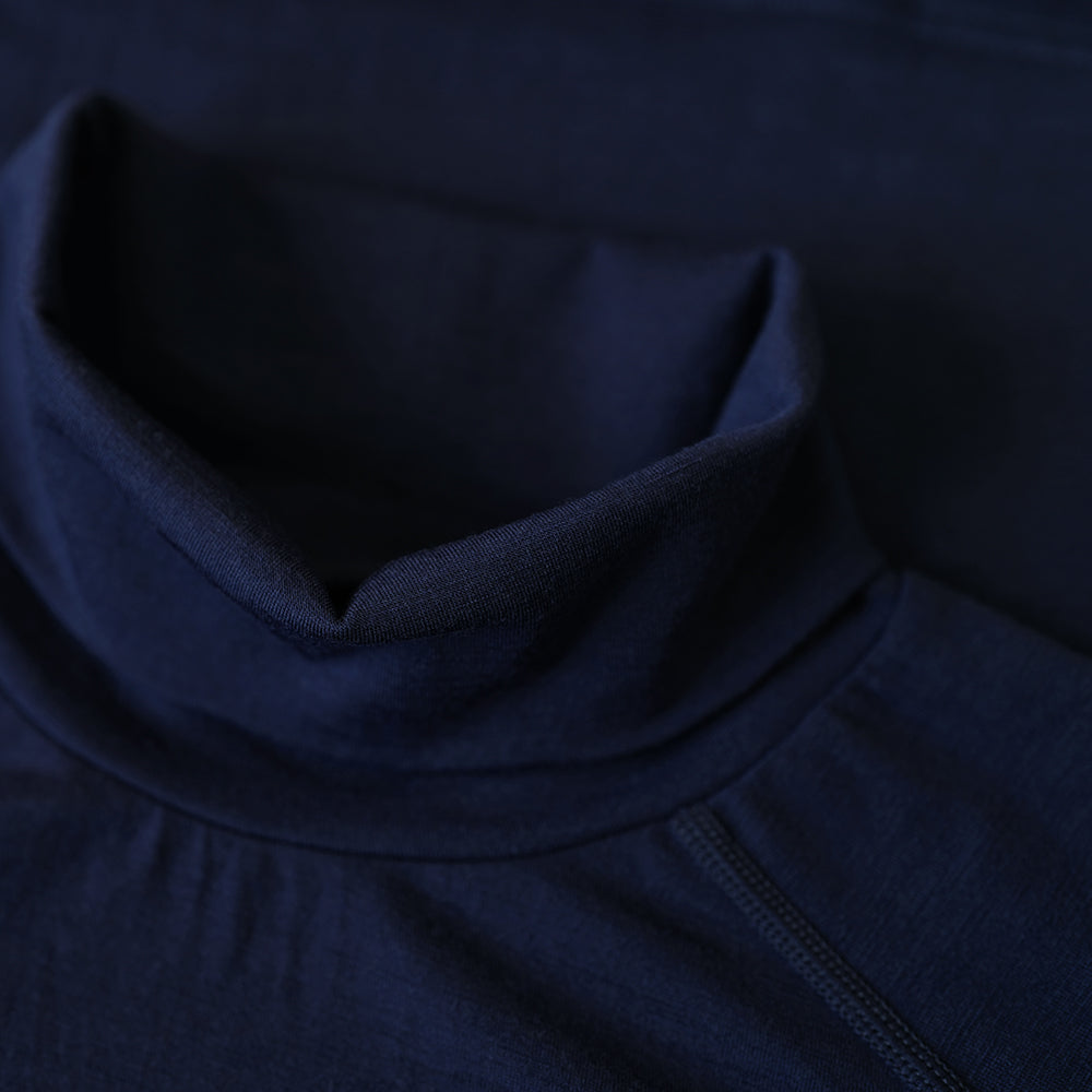 Isobaa | Mens 160 Merino Active Roll Neck (Navy) | Embrace the chill in style with our Men's 160 Merino Active Roll Neck, crafted from 160g 18.5 micron superfine merino wool