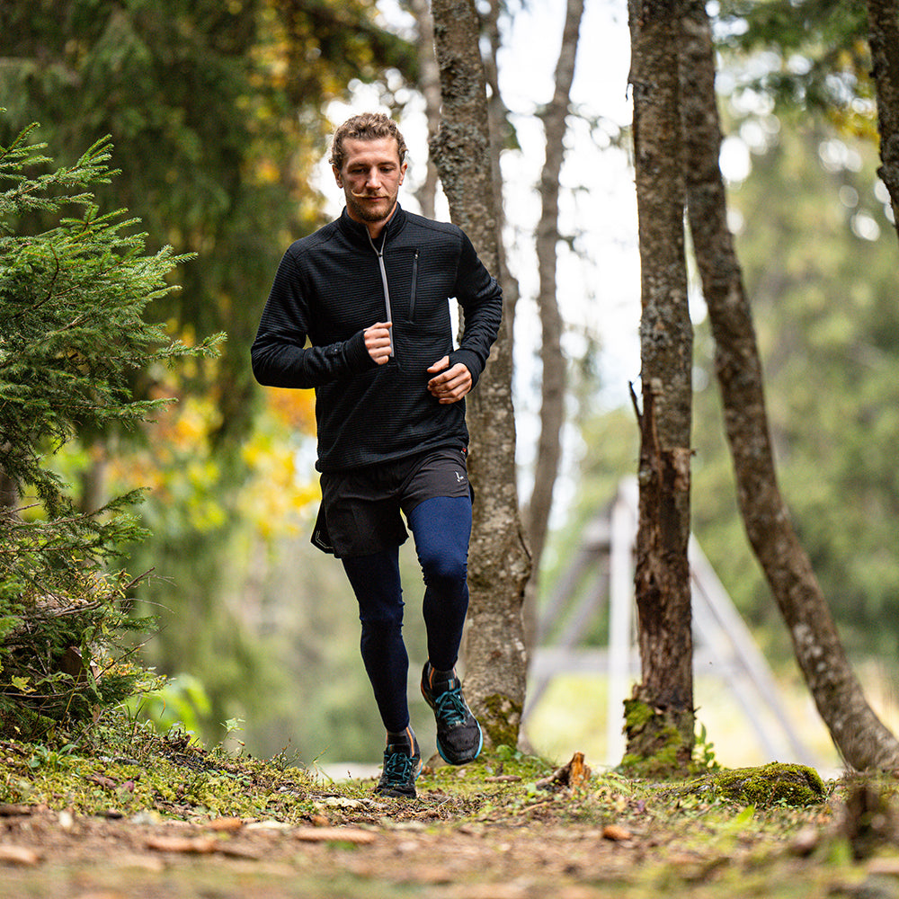 Isobaa | Mens 260 Merino Active Tights (Navy) | Gear up for cold weather with the Men's 260 Merino Active Tights, designed to keep you warm, dry, and comfortable during your most demanding activities | Model: Baudoin