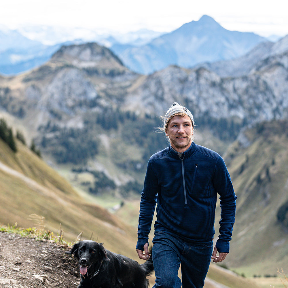 Isobaa | Mens 260 Merino Blend Grid Fleece (Navy) | Stay warm and comfortable during your cold-weather activities with the 260 Merino Blend Grid Fleece Half Zip | Model: Baudoin