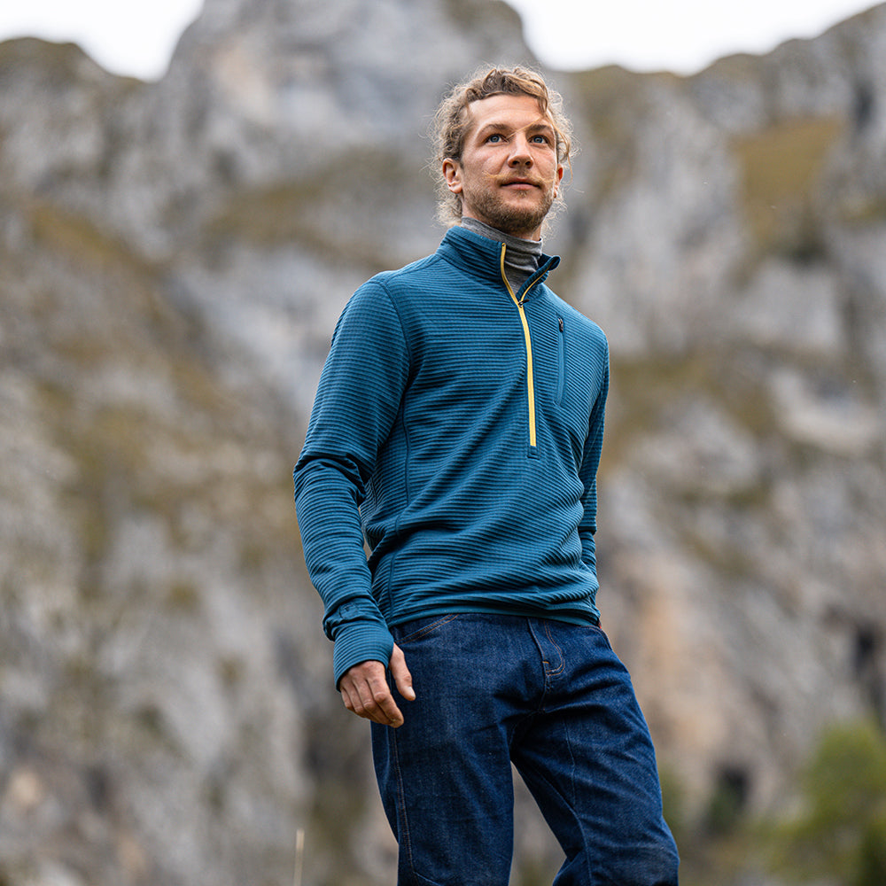 Isobaa | Mens 260 Merino Blend Grid Fleece (Petrol) | Stay warm and comfortable during your cold-weather activities with the 260 Merino Blend Grid Fleece Half Zip | Model: Baudoin