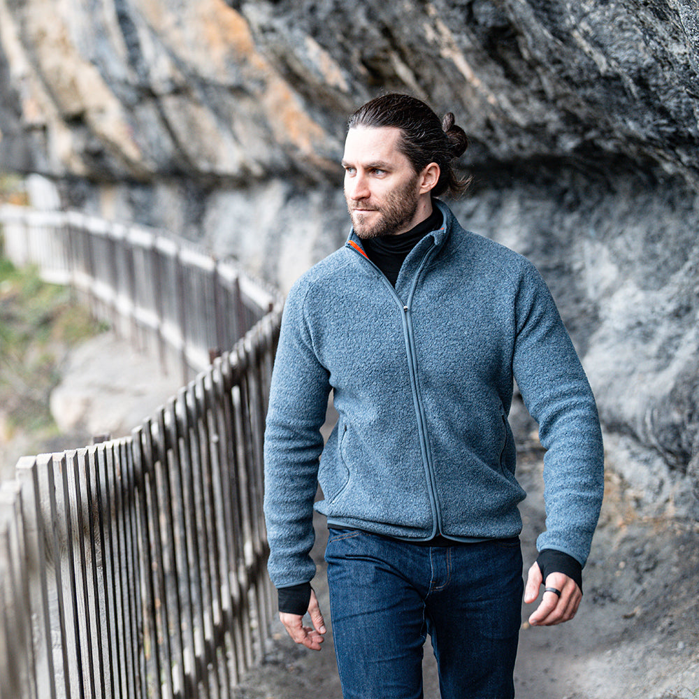 Isobaa | Mens 420 Merino Blend Borg Fleece (Ocean) | Made from superfine 260gm loop back Merino, this mid-weight sweatshirt is ideal for throwing on after a run or just relaxing in at the weekend, a true wardrobe staple | Model: Ed