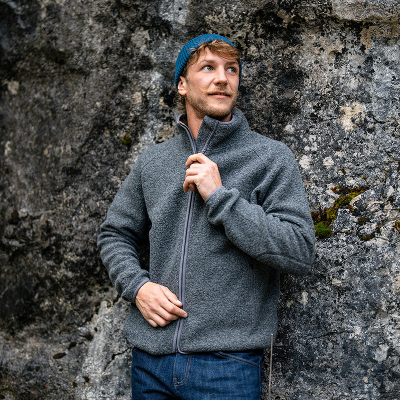 Isobaa | Mens 420 Merino Blend Borg Fleece (Smoke) | Made from superfine 260gm loop back Merino, this mid-weight sweatshirt is ideal for throwing on after a run or just relaxing in at the weekend, a true wardrobe staple | Model: Baudoin