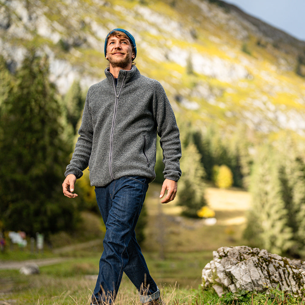 Isobaa | Mens 420 Merino Blend Borg Fleece (Smoke) | Made from superfine 260gm loop back Merino, this mid-weight sweatshirt is ideal for throwing on after a run or just relaxing in at the weekend, a true wardrobe staple | Model: Baudoin