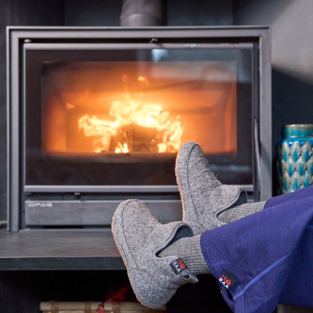 Isobaa | Merino Blend Slipper Boots (Charcoal) | Relax in comfort in an optimal blend of merino & polyester, offering both cosy warmth and lasting durability.