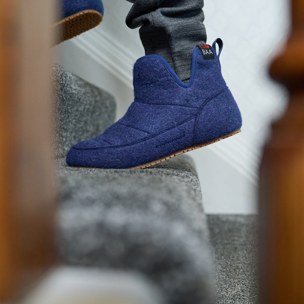 Isobaa | Merino Blend Slipper Boots (Navy) | Relax in comfort in an optimal blend of merino & polyester, offering both cosy warmth and lasting durability.