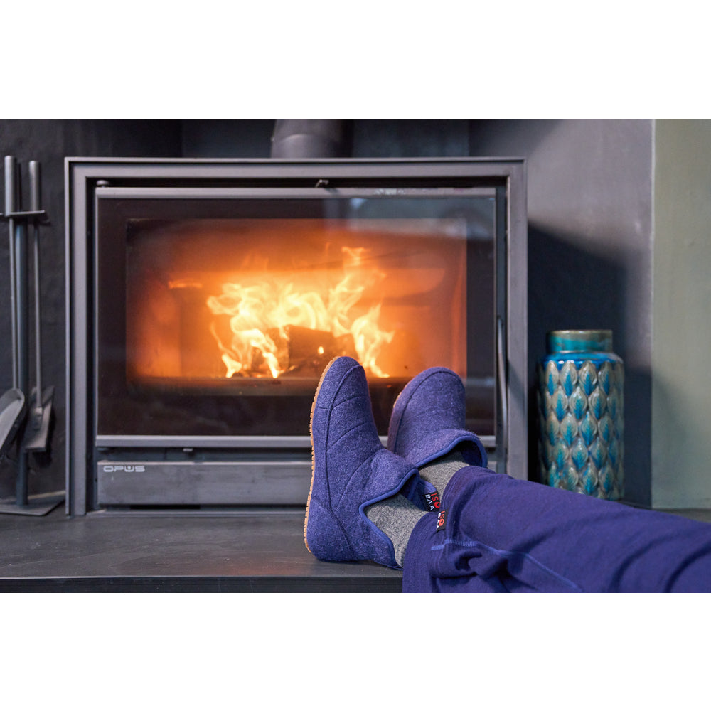 Isobaa | Merino Blend Slipper Boots (Navy) | Relax in comfort in an optimal blend of merino & polyester, offering both cosy warmth and lasting durability.