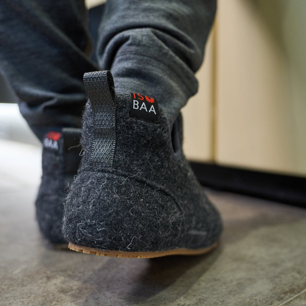 Isobaa | Merino Blend Slipper Boots (Smoke) | Relax in comfort in an optimal blend of merino & polyester, offering both cosy warmth and lasting durability.