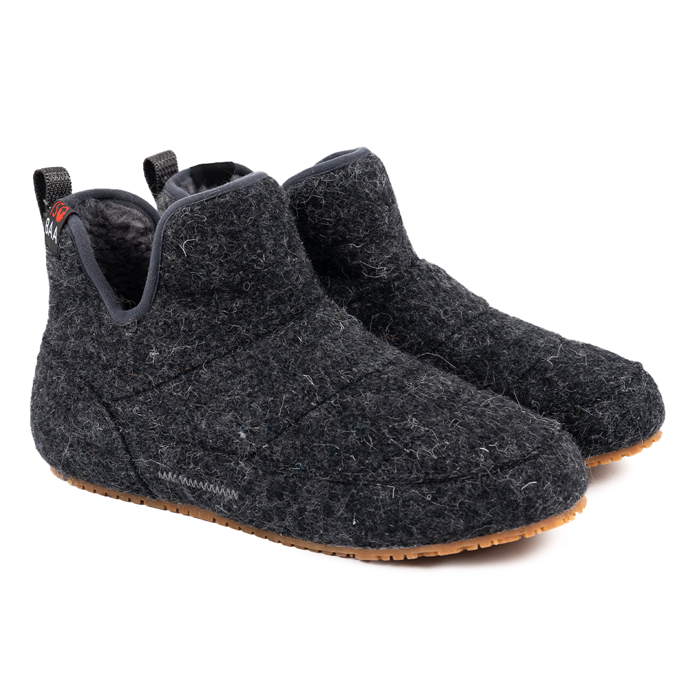 Isobaa | Merino Blend Slipper Boots (Smoke) | Relax in comfort in an optimal blend of merino & polyester, offering both cosy warmth and lasting durability.