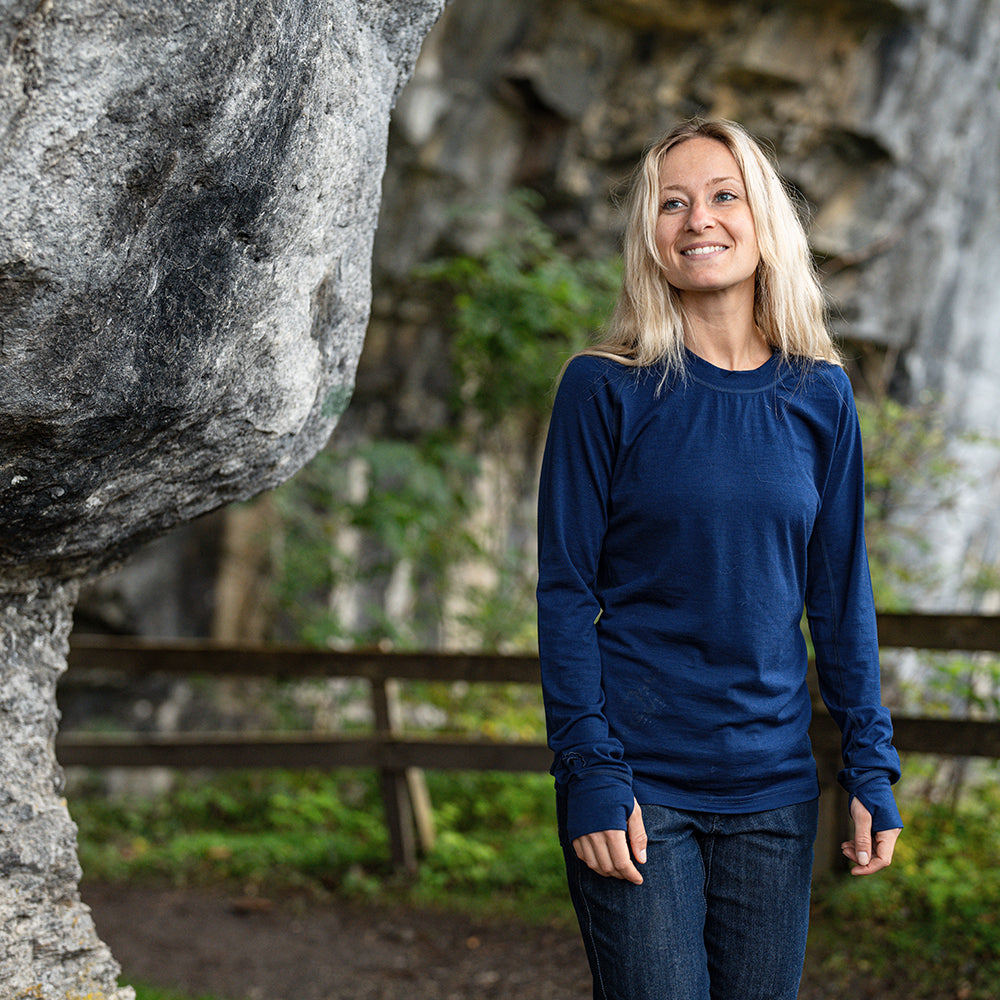 Isobaa | Womens 160 Merino Active Long Sleeve Crew (Navy) | Elevate your active wardrobe with our Women's 160 Merino Active Long Sleeve Crew, expertly crafted from 160g 18.5 micron superfine merino wool