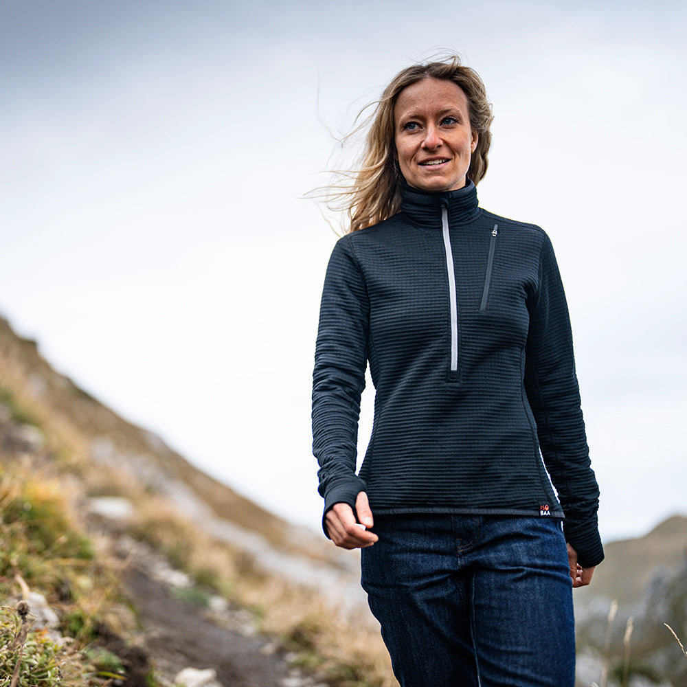 Isobaa | Womens 260 Merino Blend Grid Fleece (Black) | Stay warm and comfortable during your cold-weather activities with the 260 Merino Blend Grid Fleece Half Zip